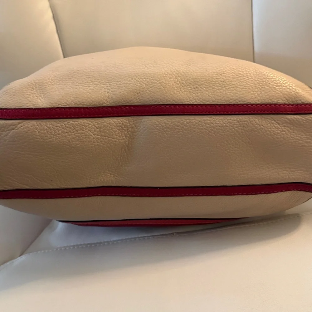 Y2K Coach Multicolored Pebbled Leather. Stylish Leather bag.